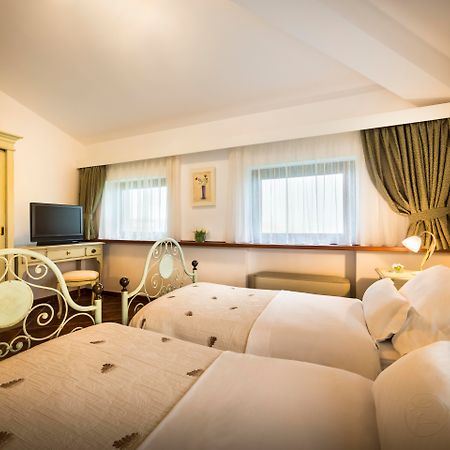 Palazzo Angelica B&B Adults Only Oprtalj Bagian luar foto