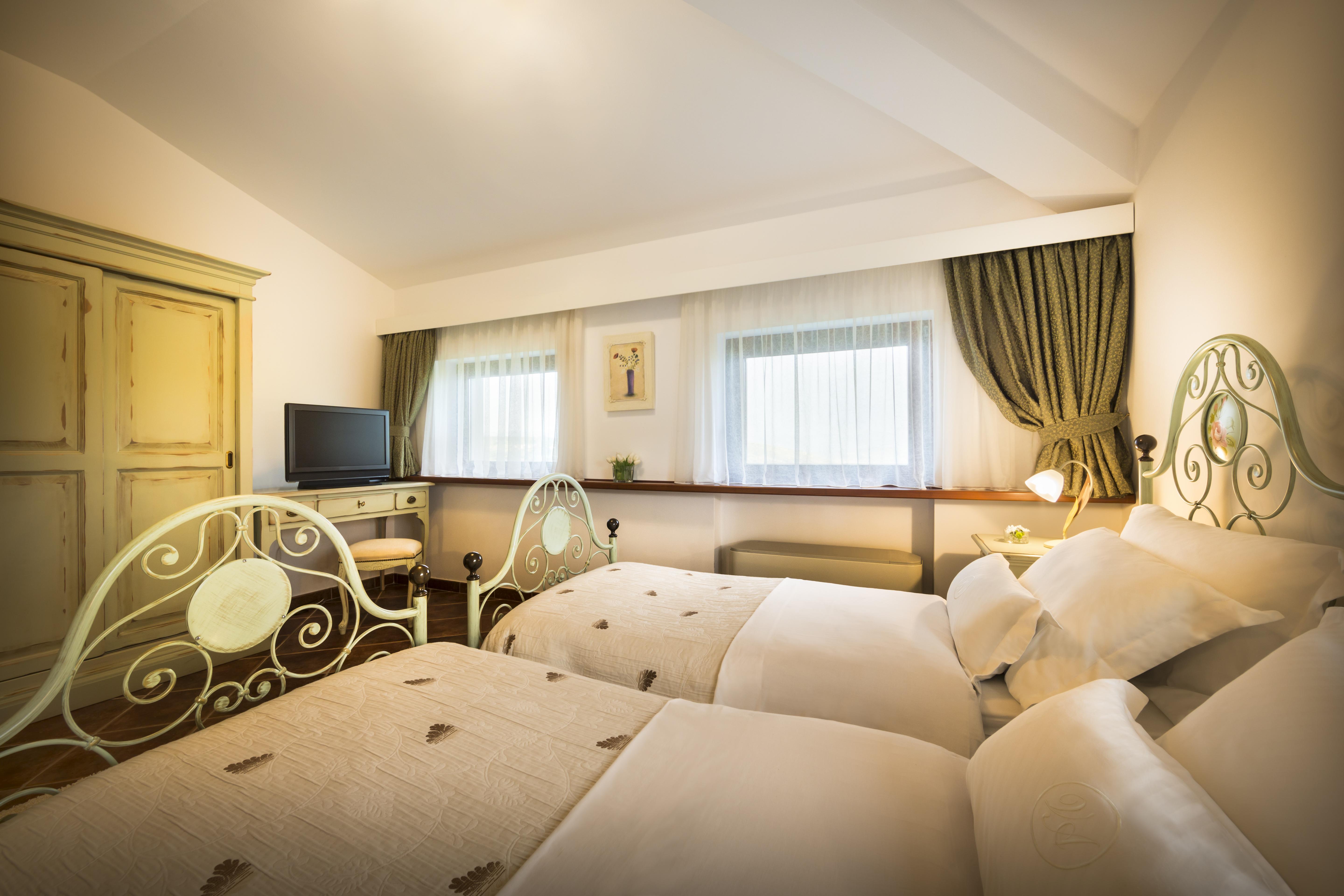 Palazzo Angelica B&B Adults Only Oprtalj Bagian luar foto