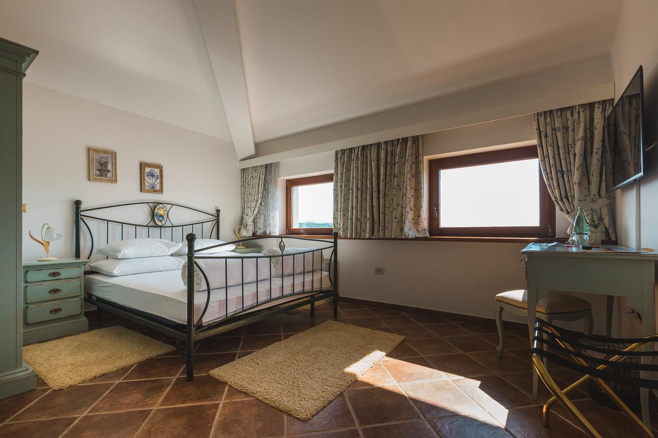 Palazzo Angelica B&B Adults Only Oprtalj Bagian luar foto