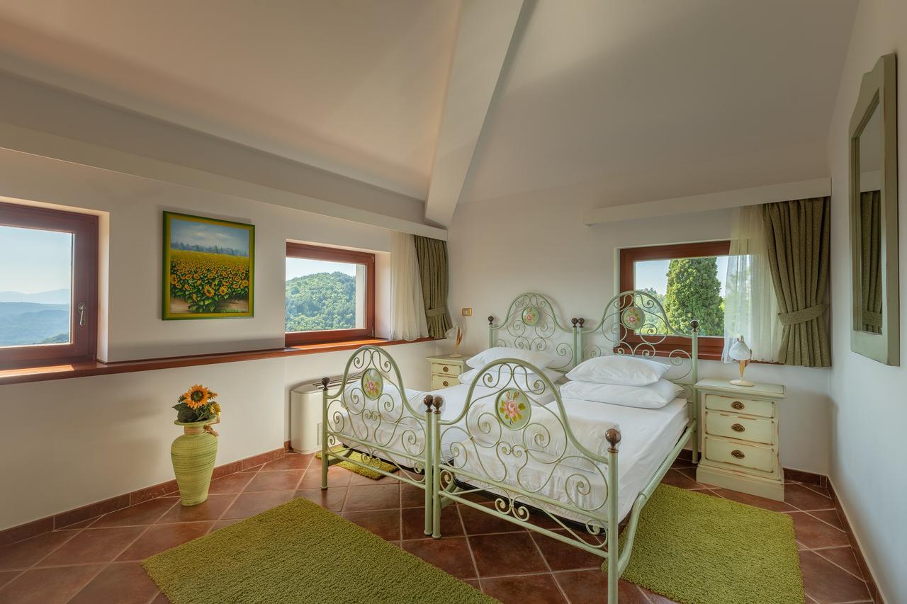 Palazzo Angelica B&B Adults Only Oprtalj Bagian luar foto